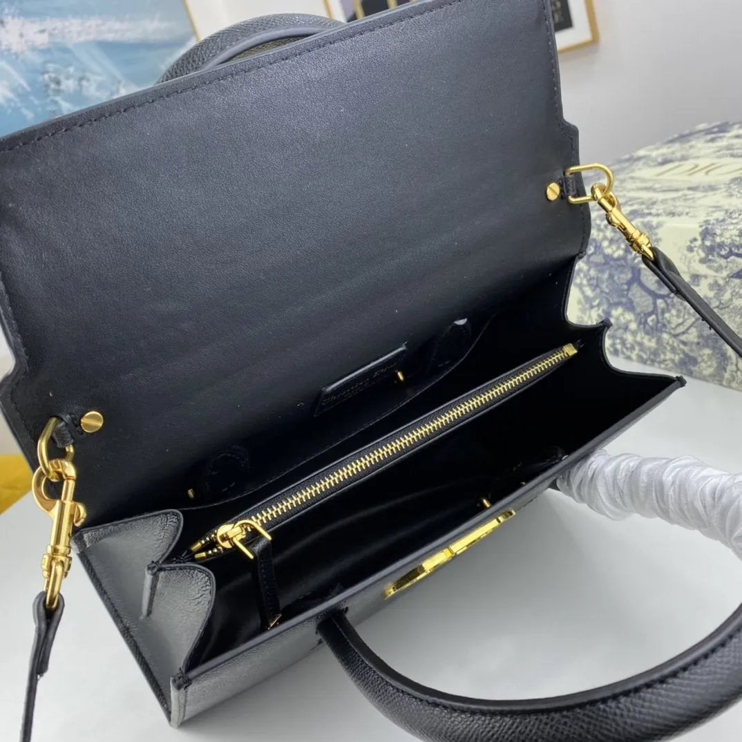 Designer Handbags DR 079