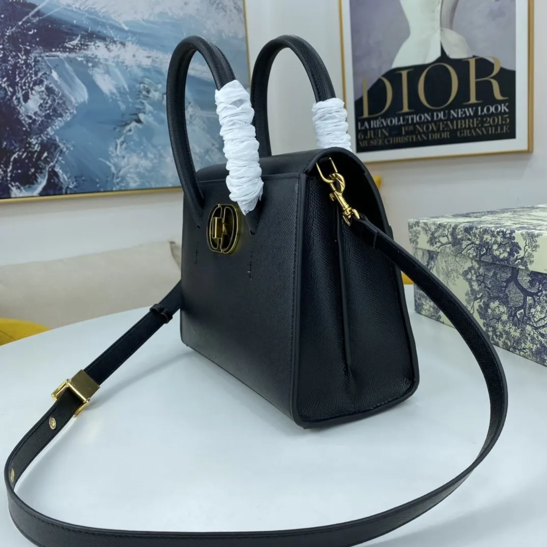 Designer Handbags DR 079